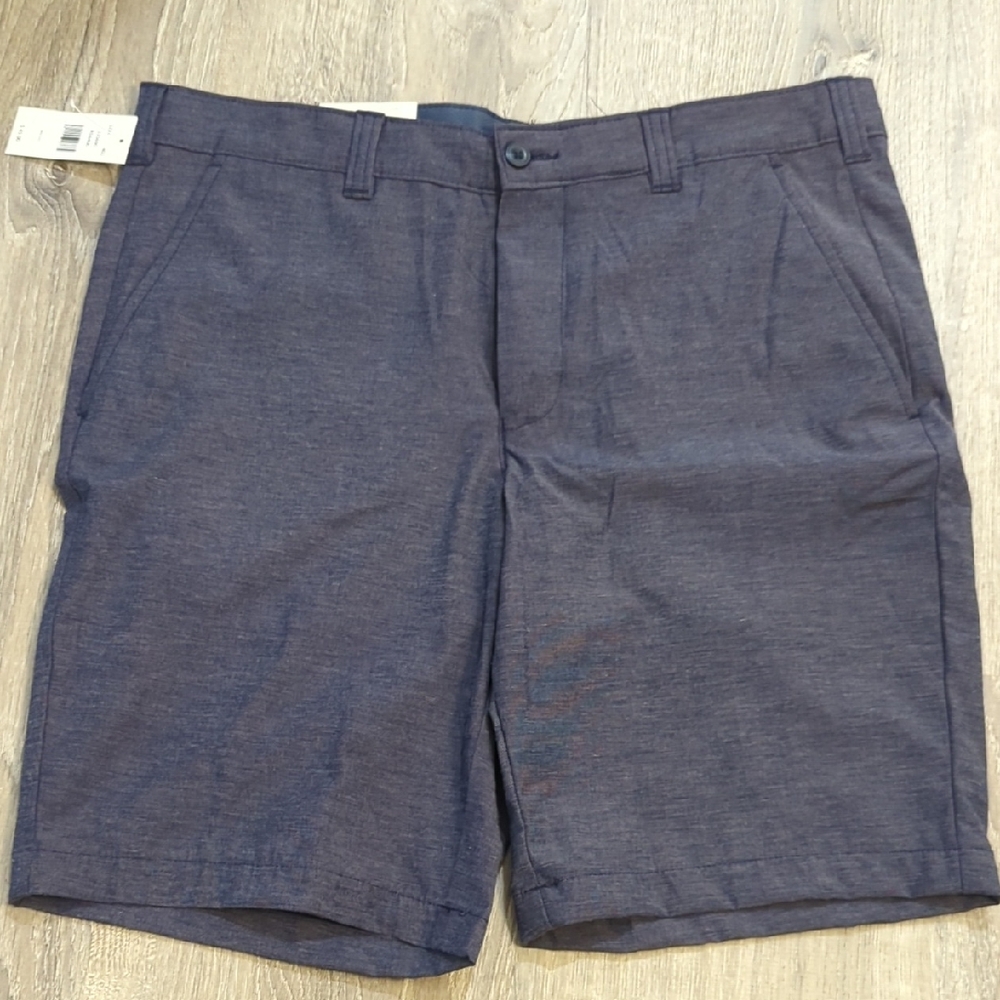 Izod Golf Straight Navy Shorts size 32